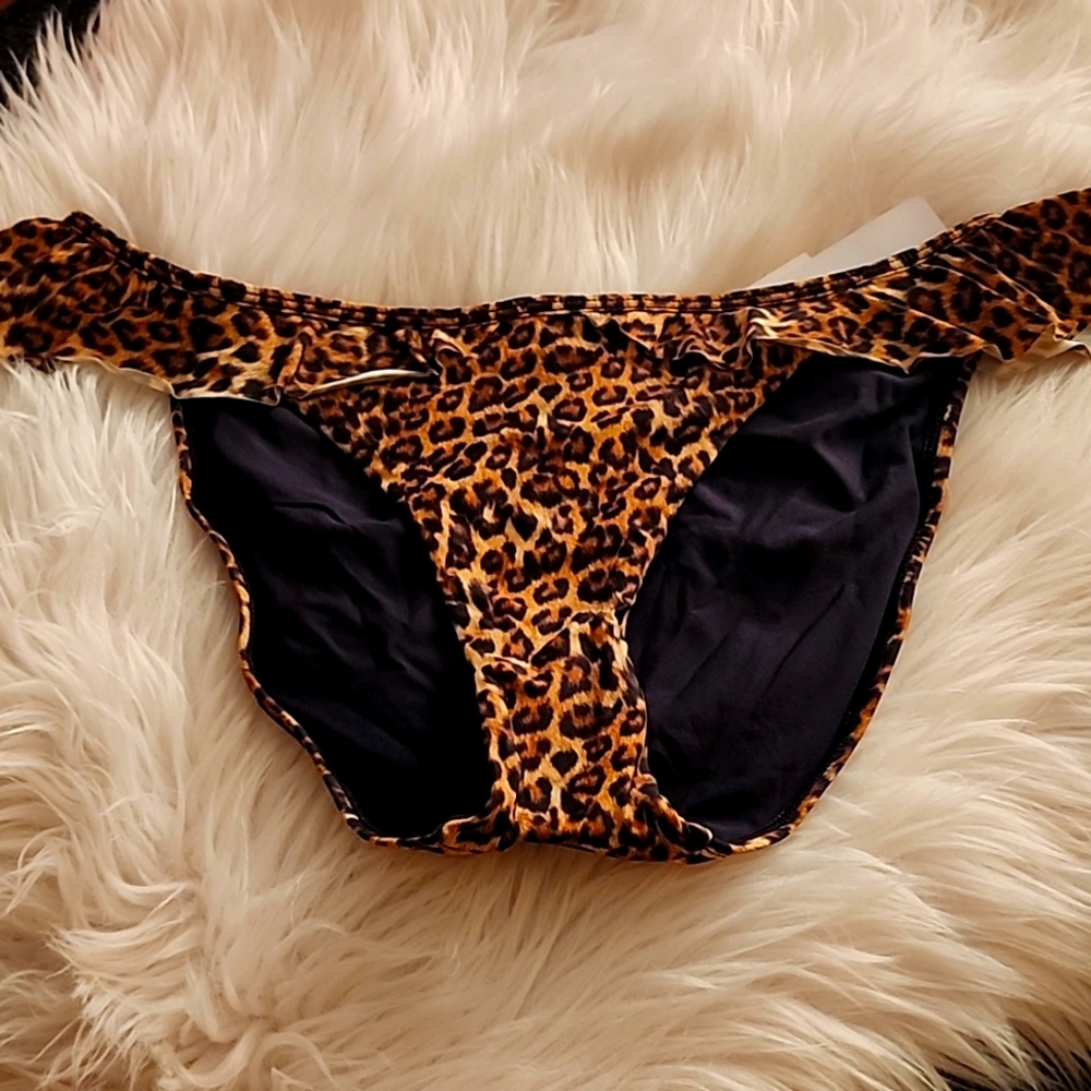 New Solido Bikini Bottom, NWT, Sz. Large